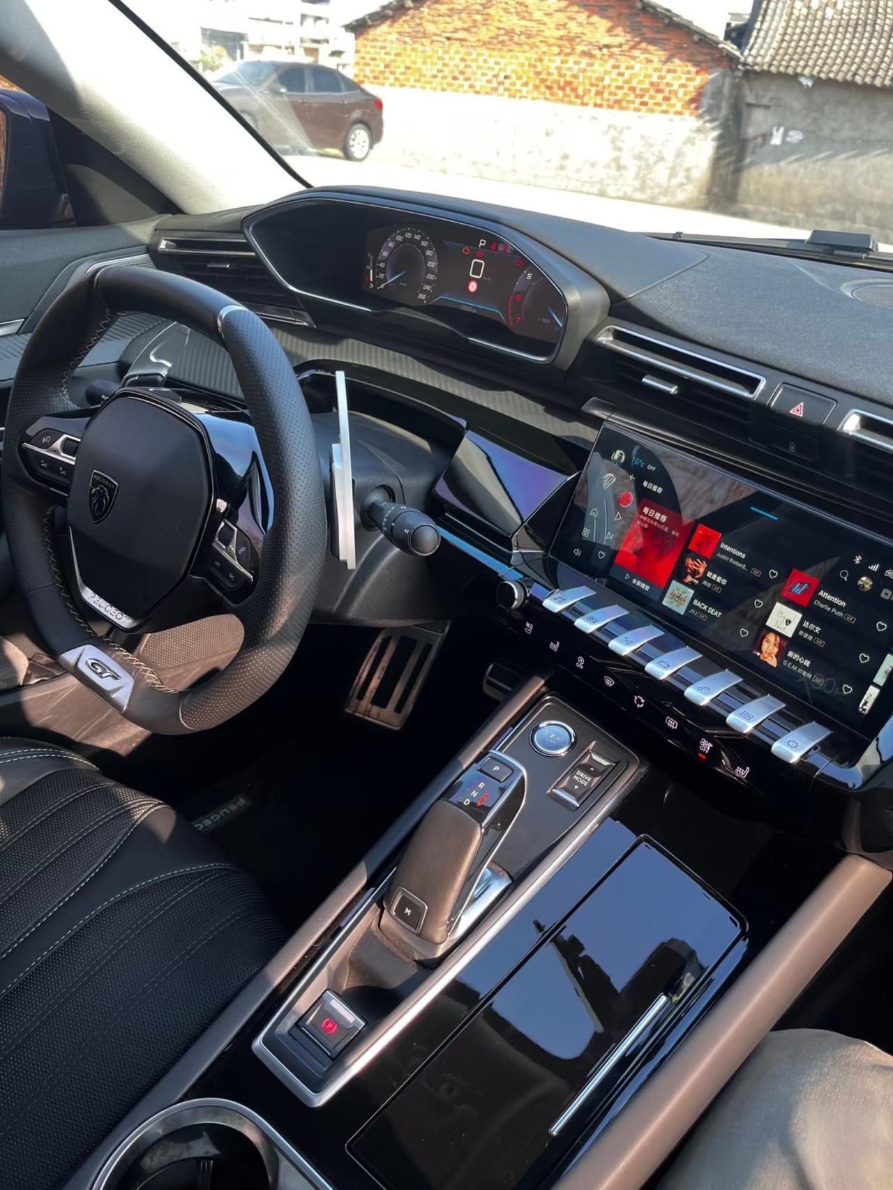 放弃凯美瑞，17万入手这台508L，
开了一个多月，车主表示当初的选择略有惊喜，