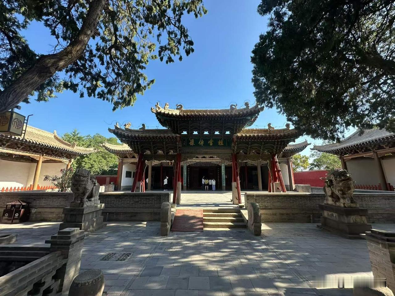 【西北最大的孔庙——武威文庙】
不仅有大成殿的庄严，还有文昌宫桂籍殿下震撼的“匾