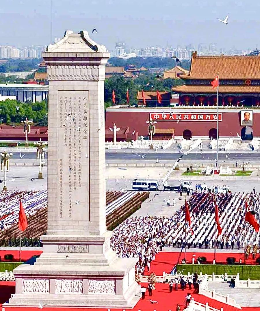 “恨国党”有一个很隐蔽又很荒唐的逻辑：他们把执政党比作小区物业，然后为自己对国家