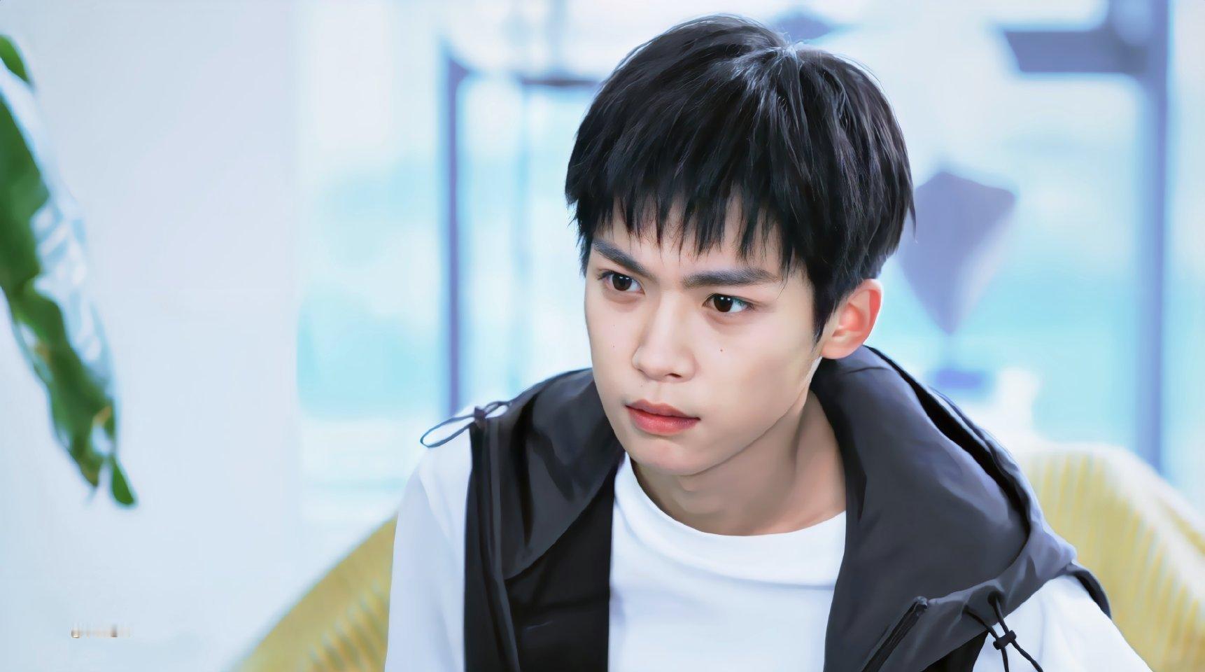 🍉梓渝杂志时装男士，Dior推封 ​​​