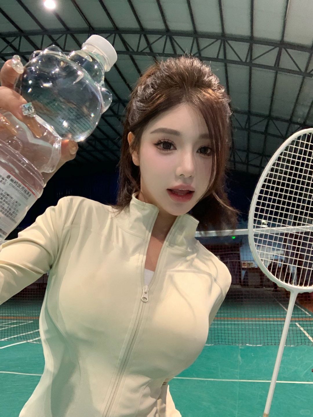 一起打羽毛球🏸吗