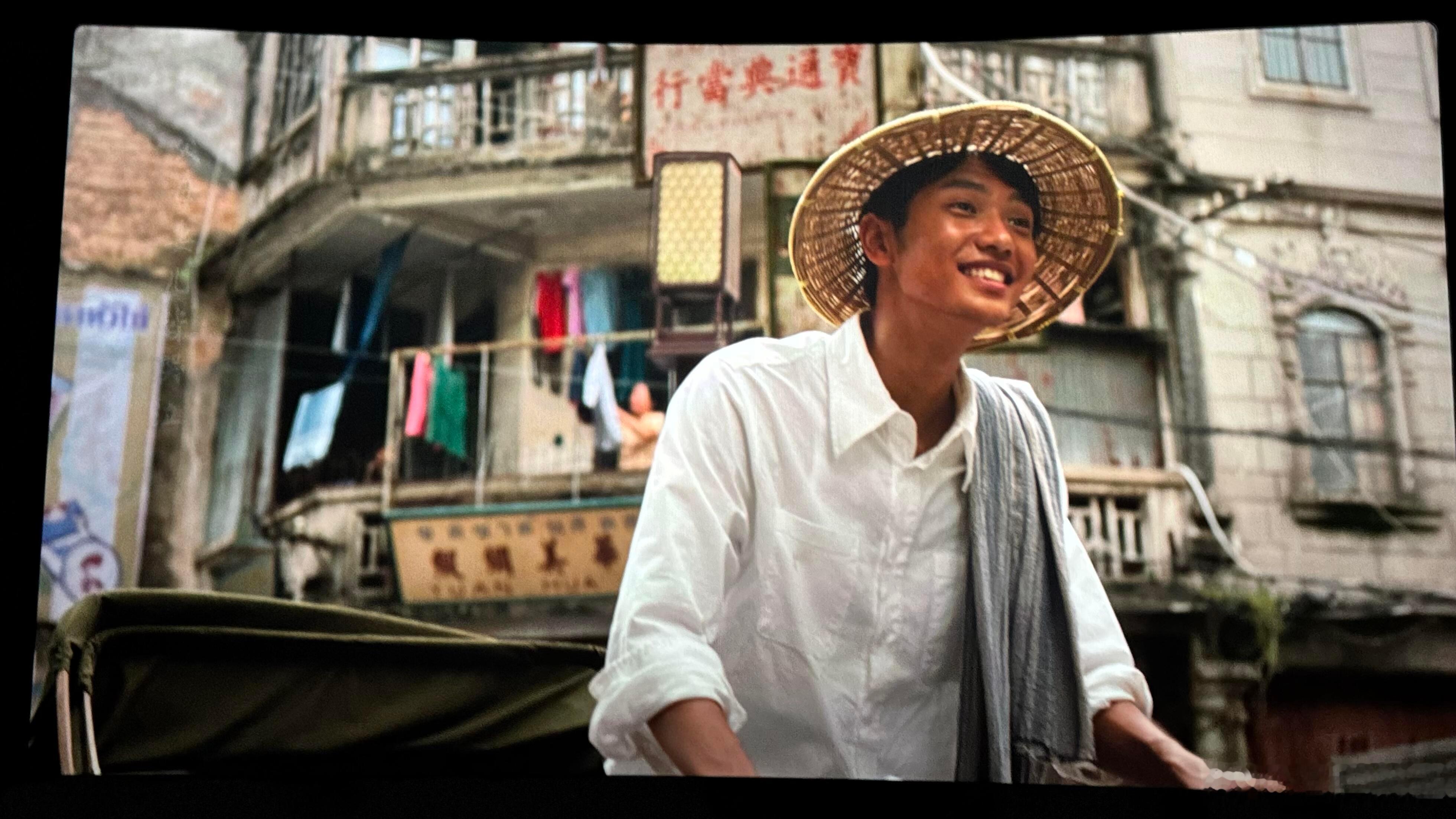 生活总有不经意，在那些无常中，所有人的命运都发生了变化，人生就是如此。情义在心，