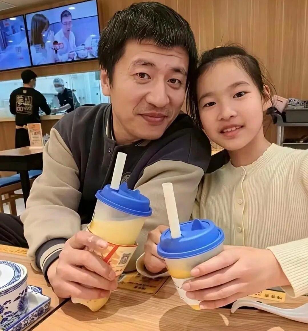 继承遗产，张雪峰11岁女儿承接张雪峰股权
 
企查查信息显示，苏州研途教育科技有
