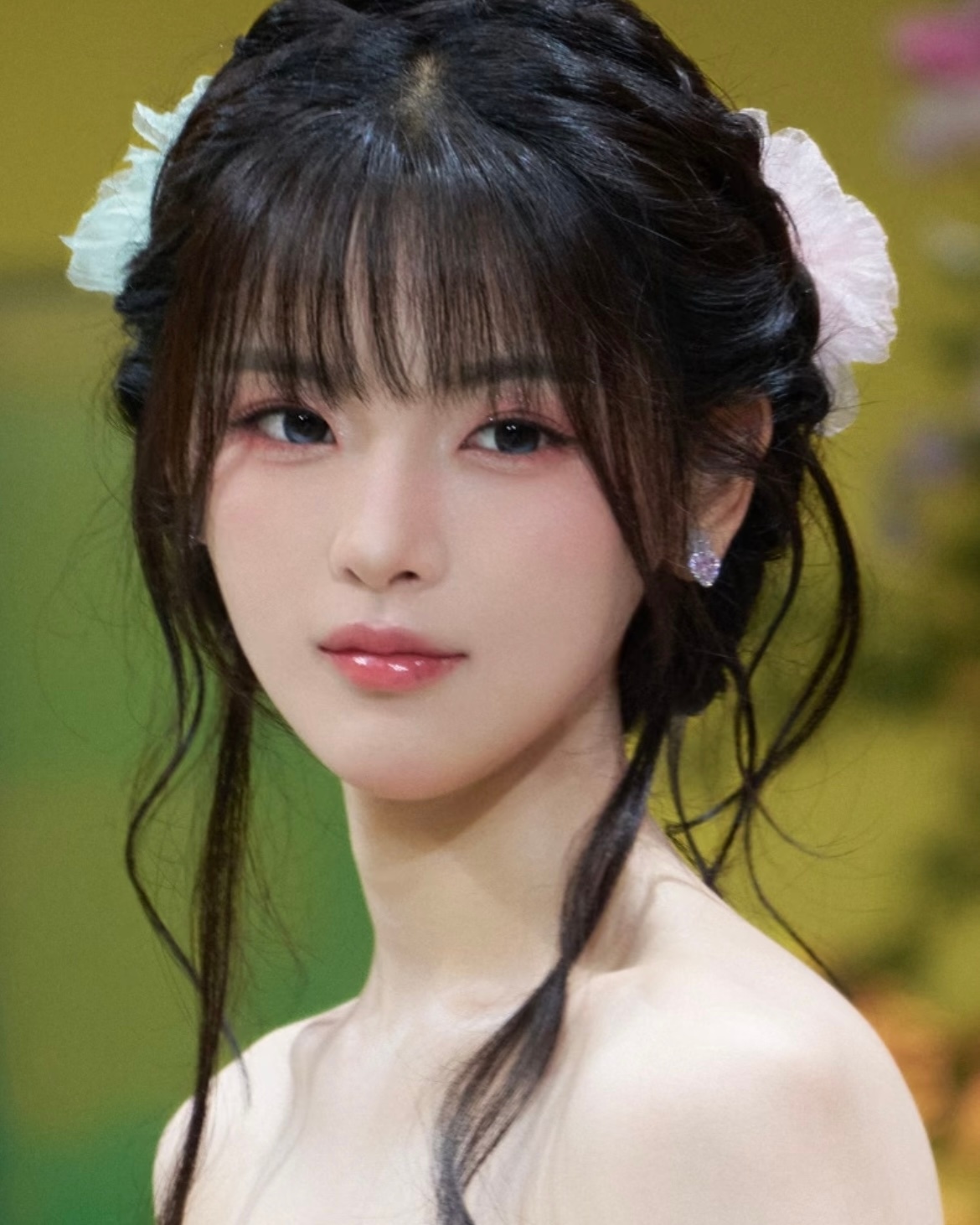 怪不得都说杨超越是建模脸呢... ​​​