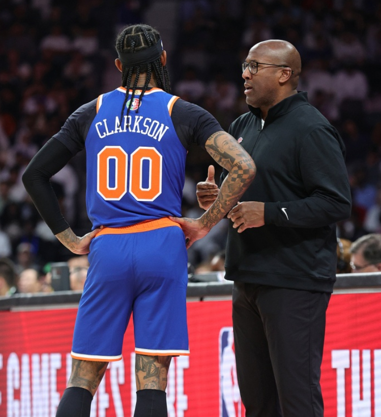 NBA常规赛，尼克斯118-126不敌快船。本场比赛，尼克斯替补表现糟糕，整个上