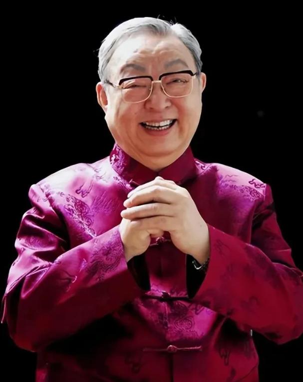2017年唐杰忠癌症离世，半年后妻子悲痛病逝，至亲兄妹却为遗产当庭对峙。
201