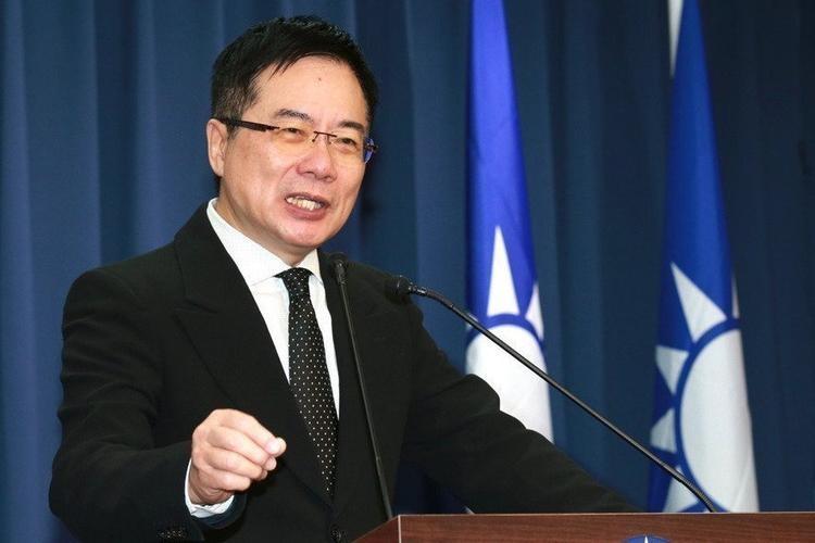 8月4日，马英九的一句话，再次引发两岸舆论热议。他曾表示：“若大陆统一不和平、不