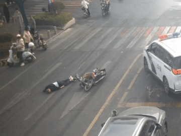 不知不觉
2025已到尾声……
站在岁末回望
清新公安这一年用实际行动
践行“人