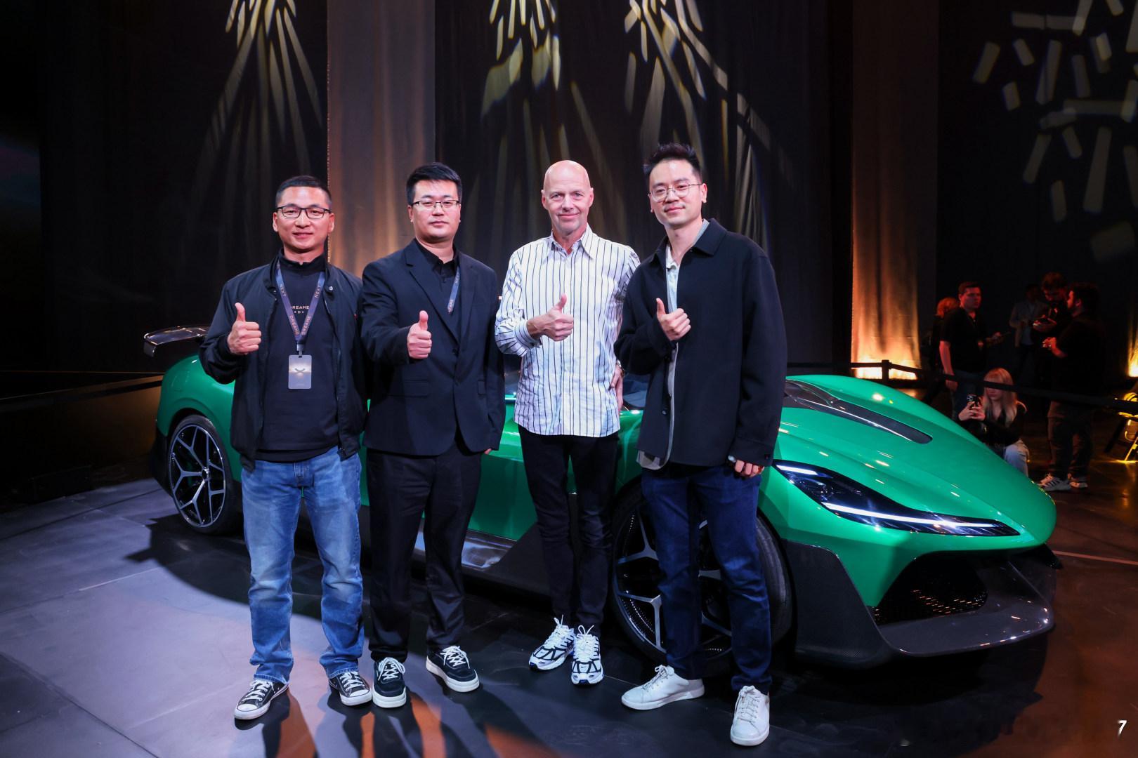 这两天追觅选择落地美国硅谷艺术宫，正式发布全新火箭车，这件事其实挺有代表性的。要