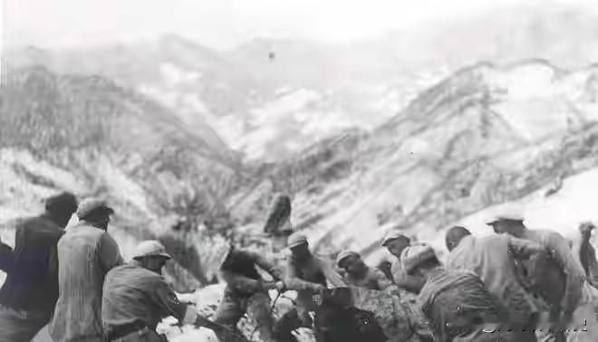 1964年，叶剑英拦住曾泽生，递过一支烟：“朱老总让我给你带句话。”
曾泽生接过