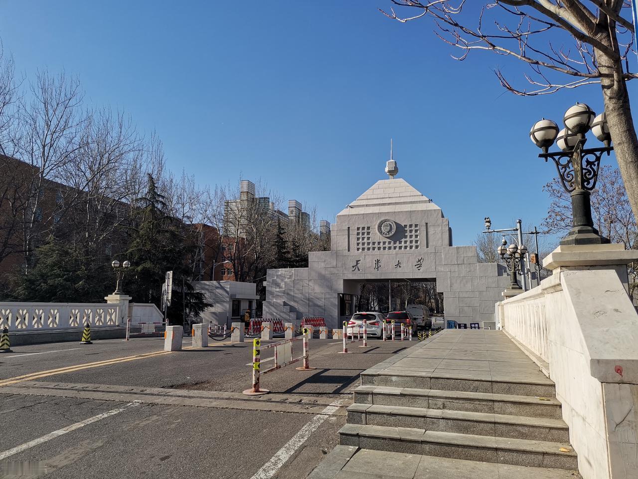 跨越1700公里的约定：4名宕昌女孩圆梦天大
在甘肃宕昌的大山深处，一段跨越山海
