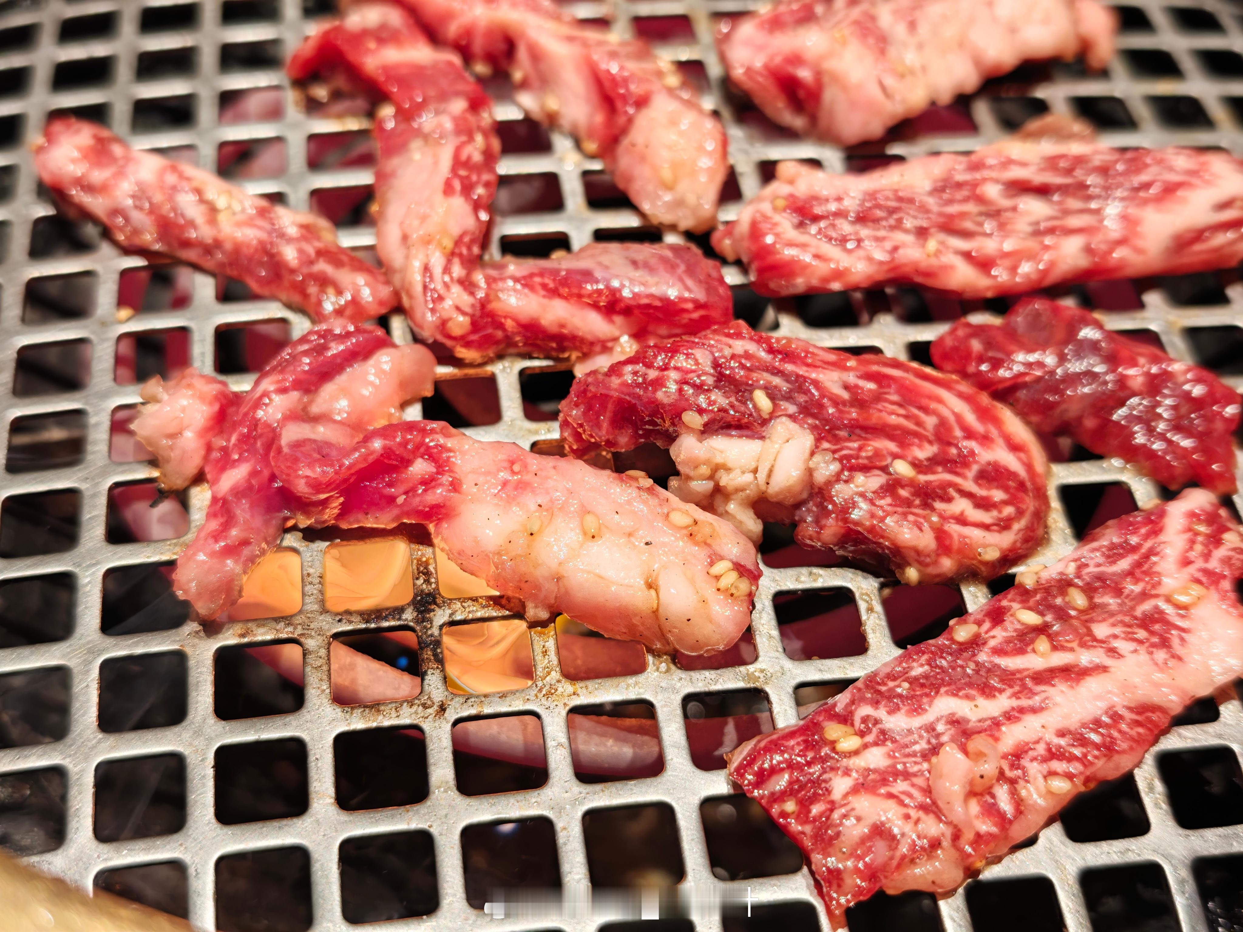 来吧，先凑合一口大肉肉，这你受得了吗。 合肥·西塔老太太(银泰中心二期店)