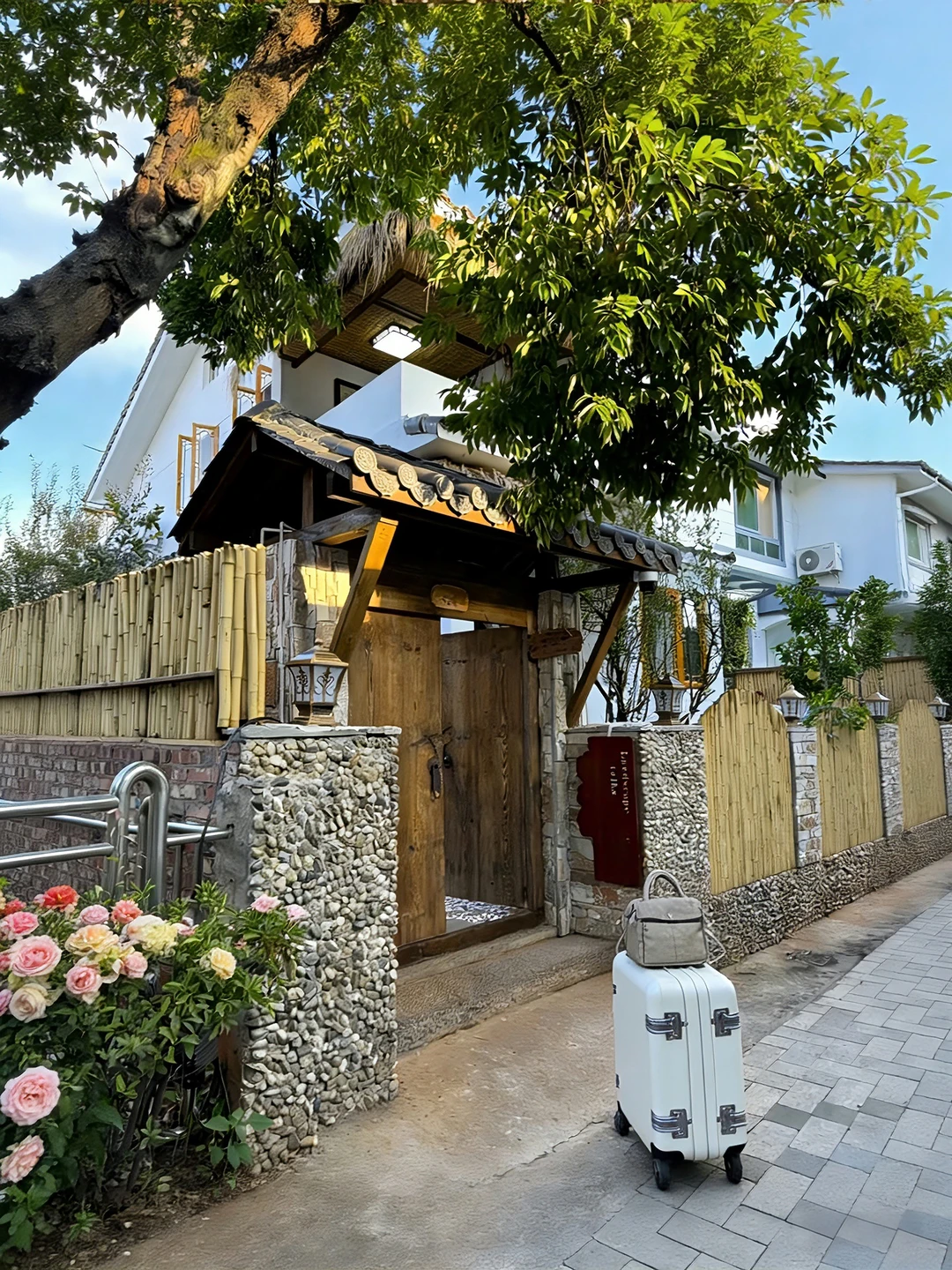 来昆明住我家吧！💰150俩人😭就在滇池