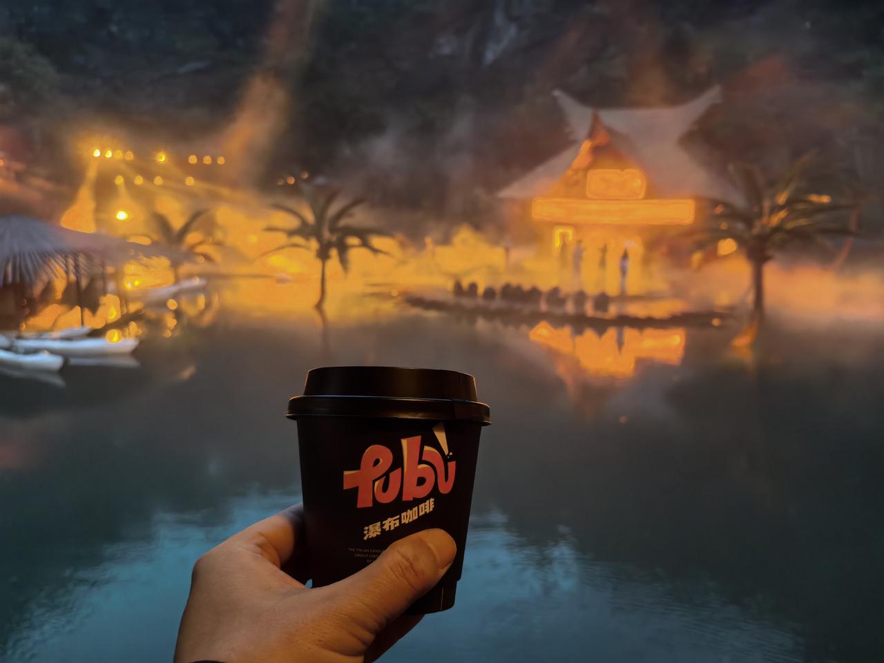 太治愈了！安吉瀑布咖啡作为现象级网红项目，以其独特的 