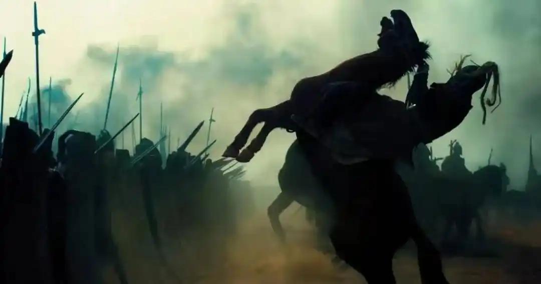 历史总在不经意间，写下最震撼的反转：
小国调停大国战争的最牛案例，
出现在公元前