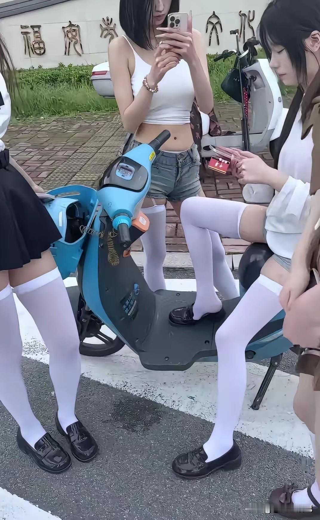 女孩子抽烟，不好吧？