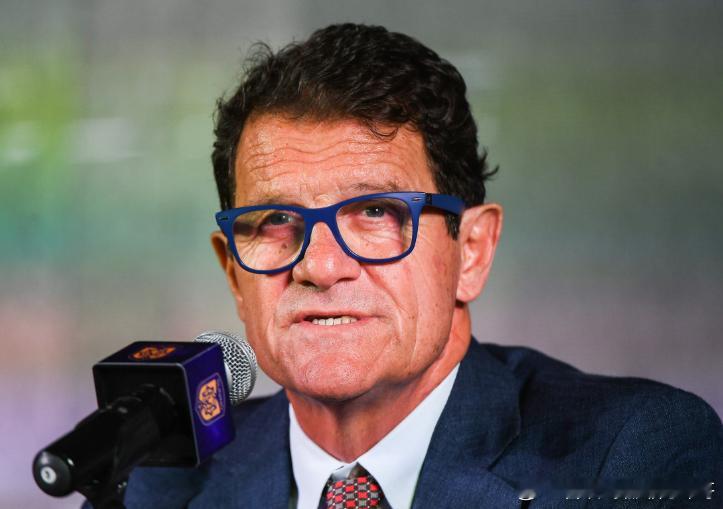 知名教练卡佩罗接受媒体的采访，谈到了英格兰队需要解决的问题。卡佩罗表示：“这就是