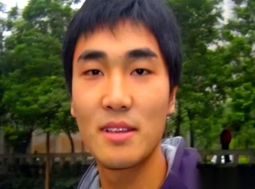 “每月就给我500块，资助不起装什么孙子！”
这话，真tm扎心。
说这话的，是个