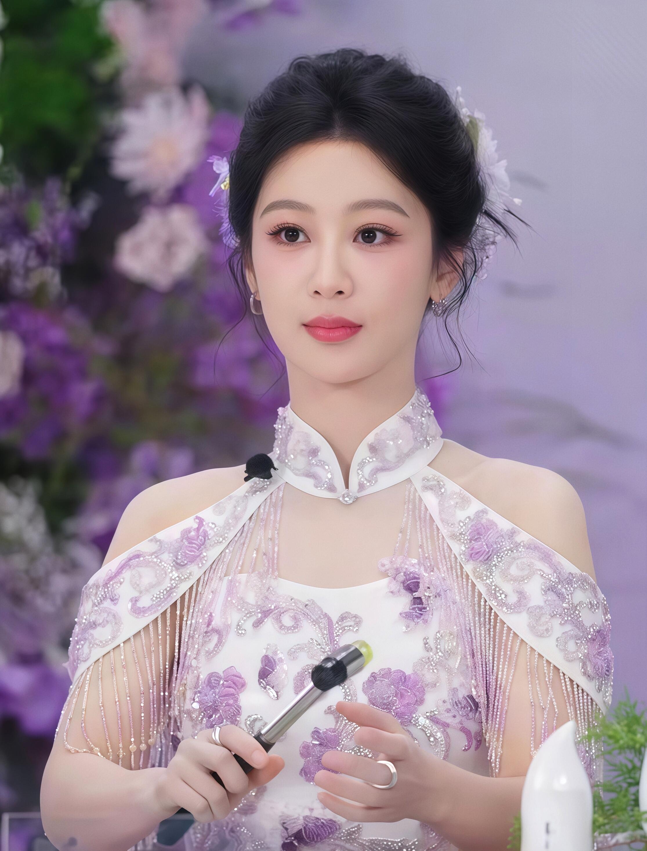 这才是现实里看到的杨紫 