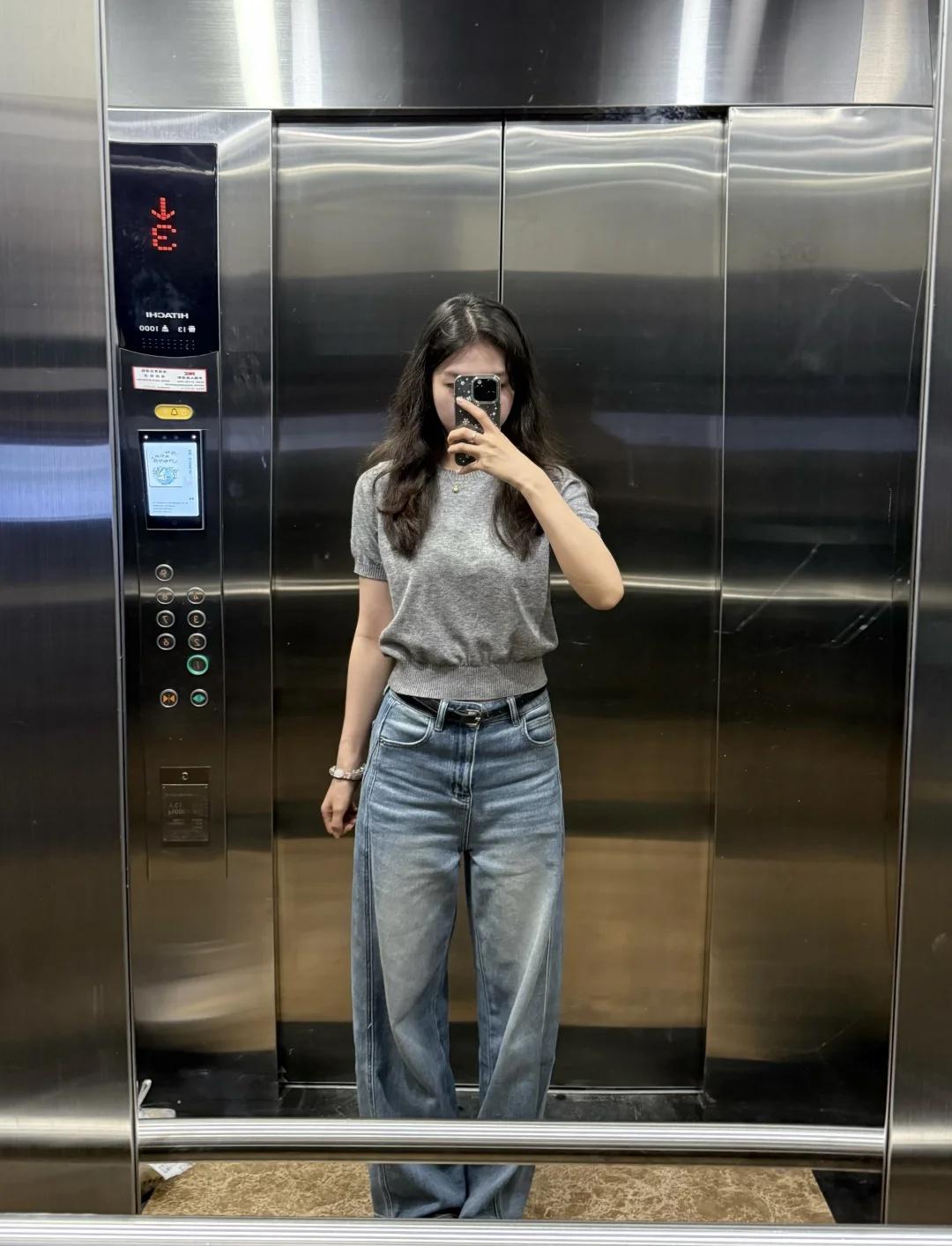 今日通勤look
今天是百搭的灰t～
ootd ootd每日穿搭 穿搭 今天上班