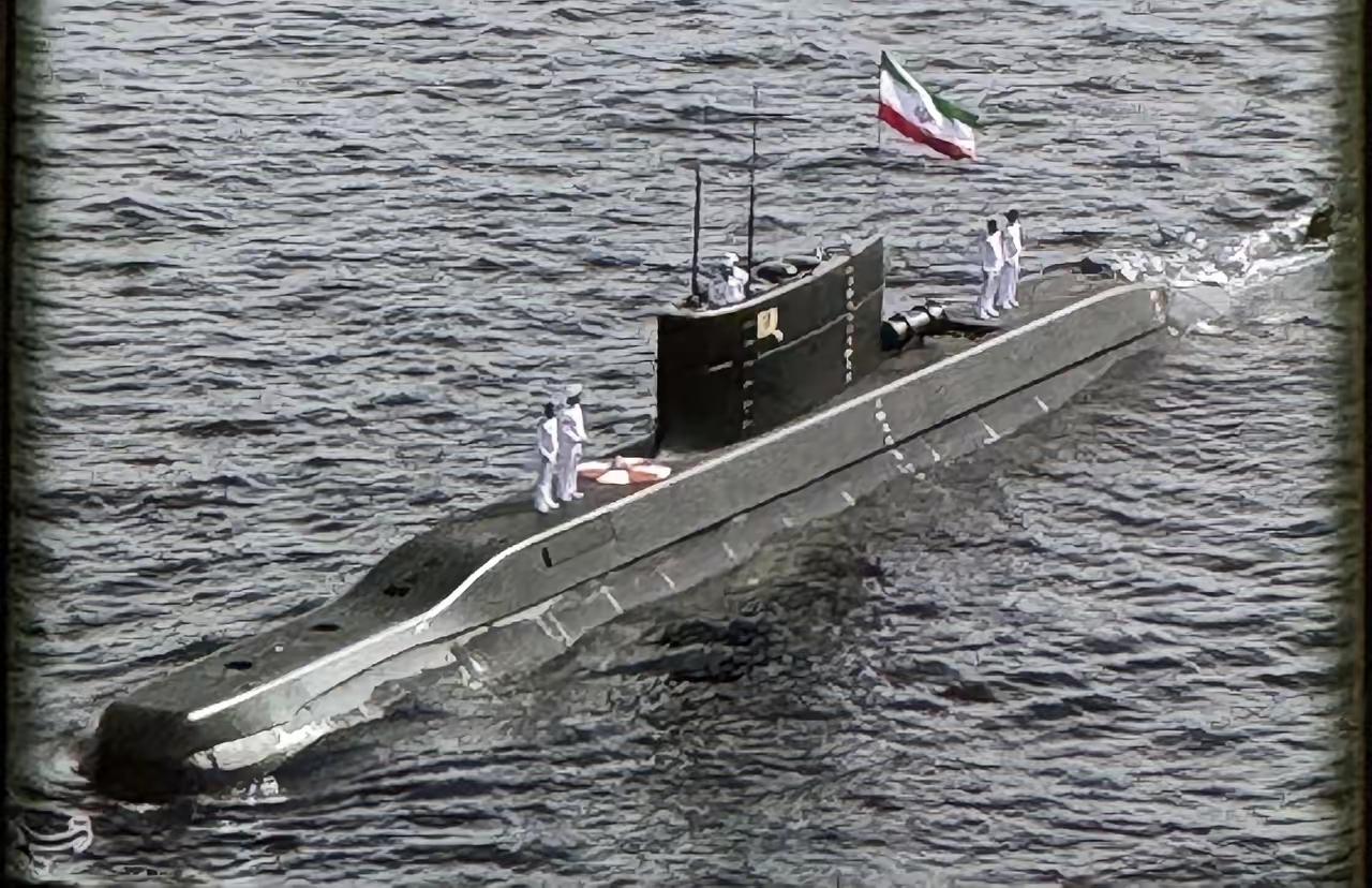 以色列官员：美国派出重兵“合围伊朗”，是否动手取决于特朗普。（来源于红星新闻）