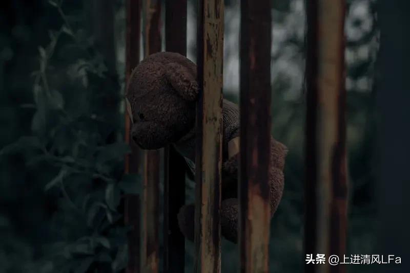 射手座女生看着乐观无畏，其实也有害怕的事儿。首当其冲就是失去自由，自由可是她们的