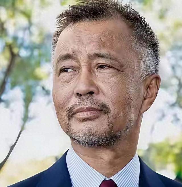 流浪大师沈巍即将退休，三十年争议终于落幕？看完让人感慨