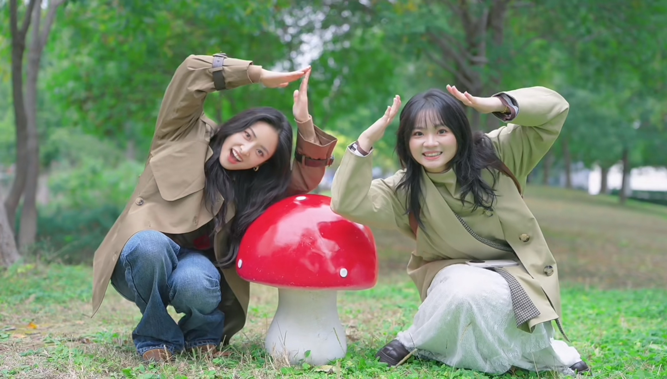 捡到芋圆手机了 里面全是妈妈和干妈的照片🤤 ​​​