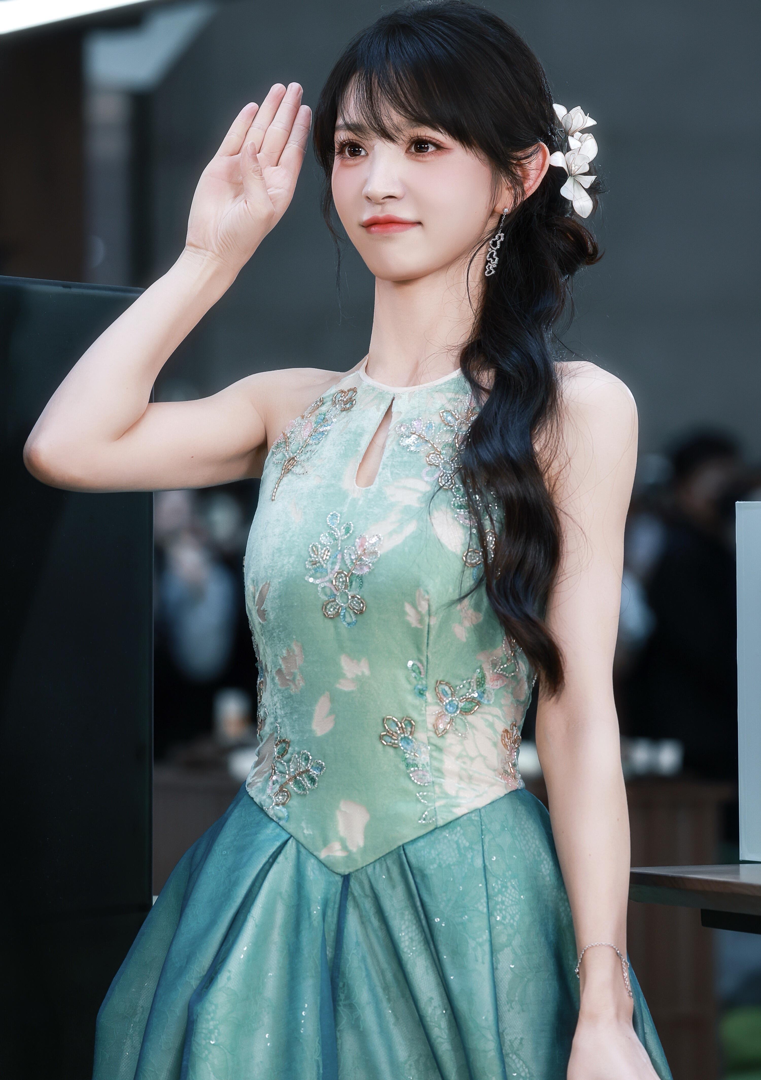 再次被田曦薇台词功底震撼到  田曦薇的台词功底真是绝了，综艺短片里一句台词就让我