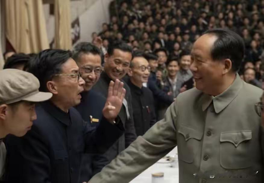 民心是最好的答卷！伟人一生初心只为百姓谋幸福
 
一生心系万家灯火，伟人所作所为