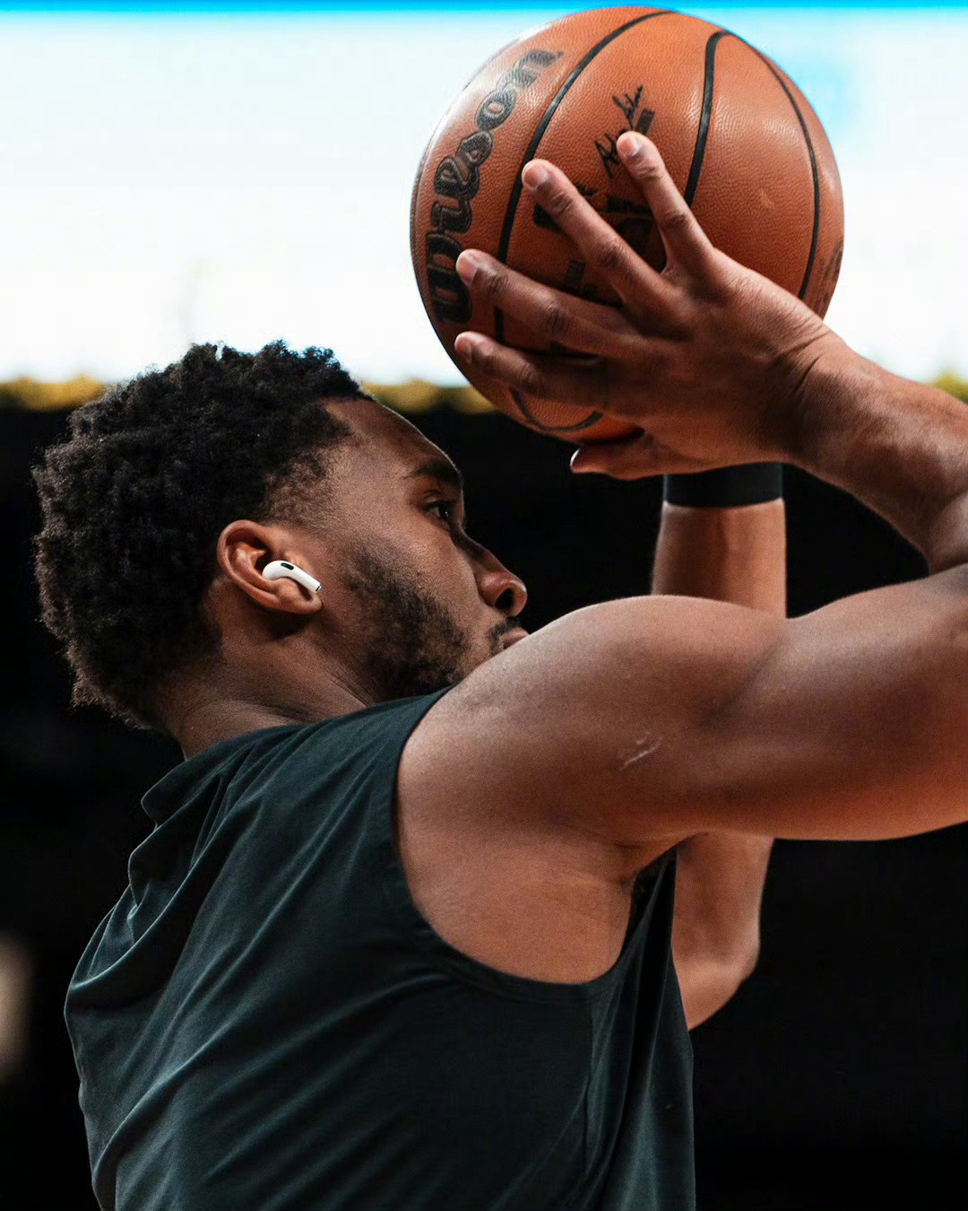 骑士米切尔nba 放假也不能懈怠！天赋不会给你雕刻般的肌肉