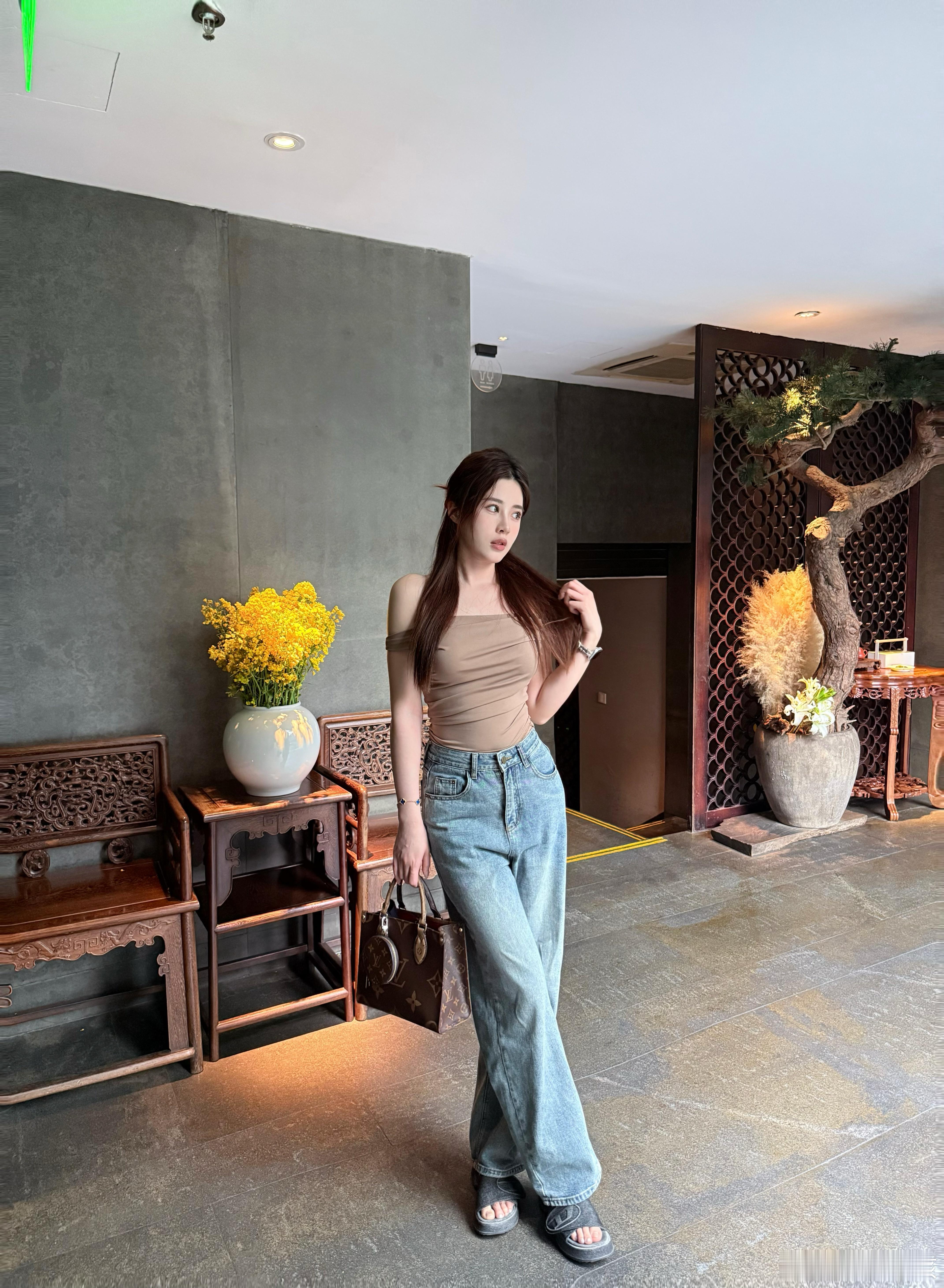 春天是她最爱的季节💐🌷🌸（桂语山房真的有够难吃的… ​​​