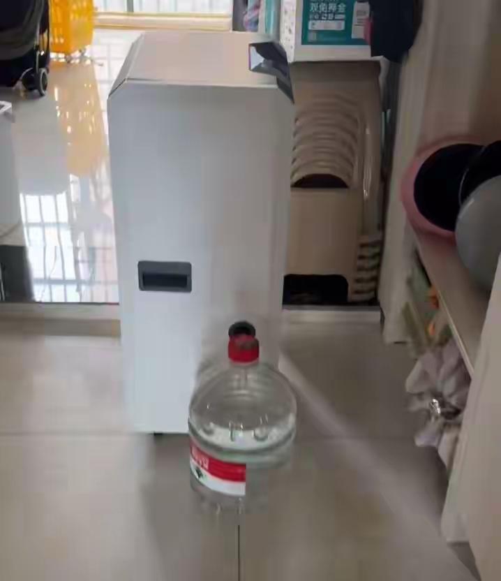 湿度飙99%！南方人被逼疯，连夜抢除湿机，湖北订单暴增5倍
 
“湿度快赶上亚马