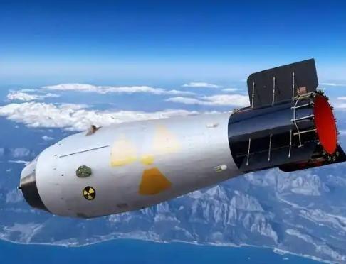 有网友说：93的兵也阅了，六代机也飞了，福建舰也入列了，可是日本人就是不怕你，他