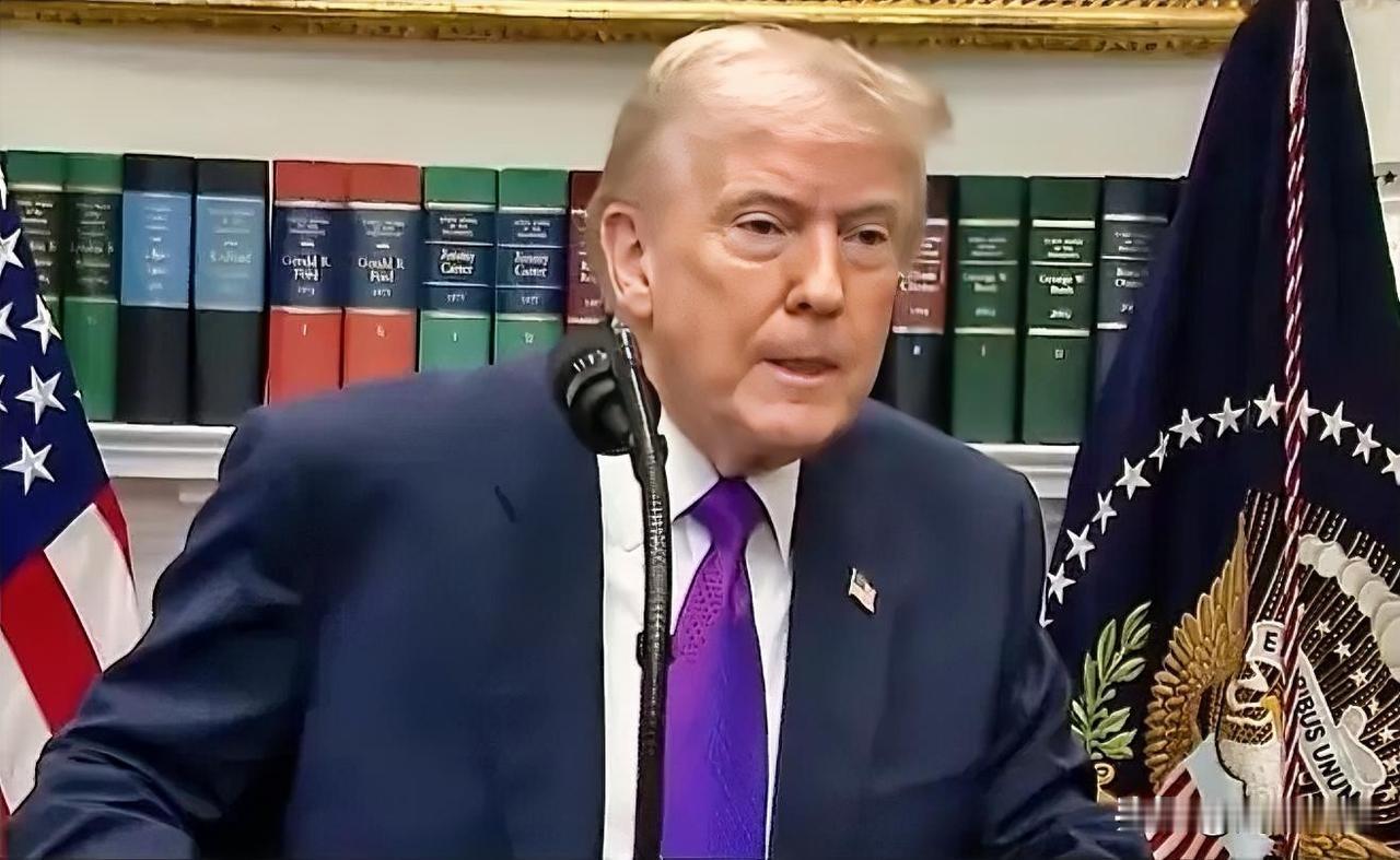 记者:“你们是否知晓商务部长曾到访爱泼斯坦岛屿，您是否就此与他进行过沟通？”
