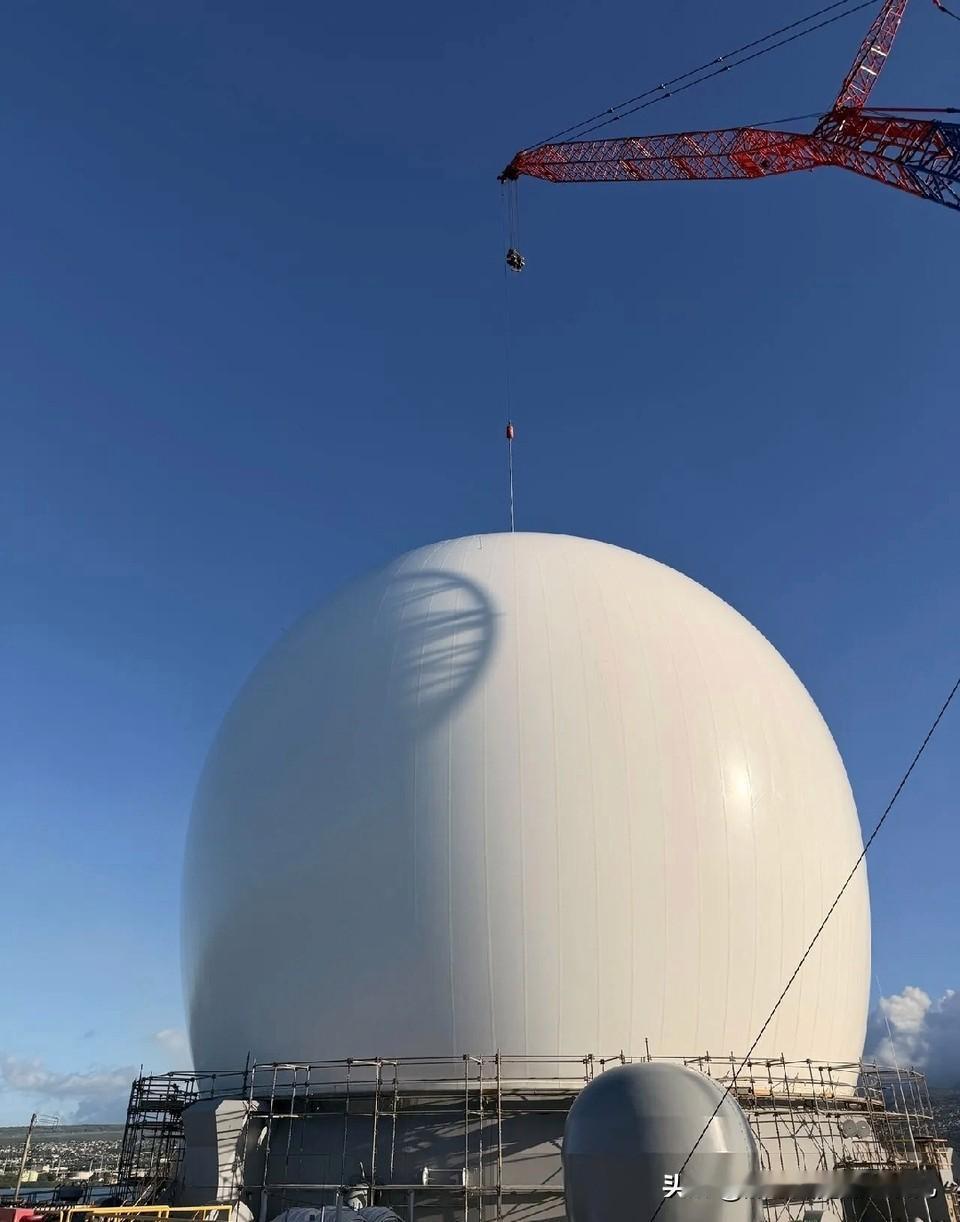 雷达罩原来不是硬壳啊...

不该是两边能合起来两大块装甲吗？？至少能防御个rp