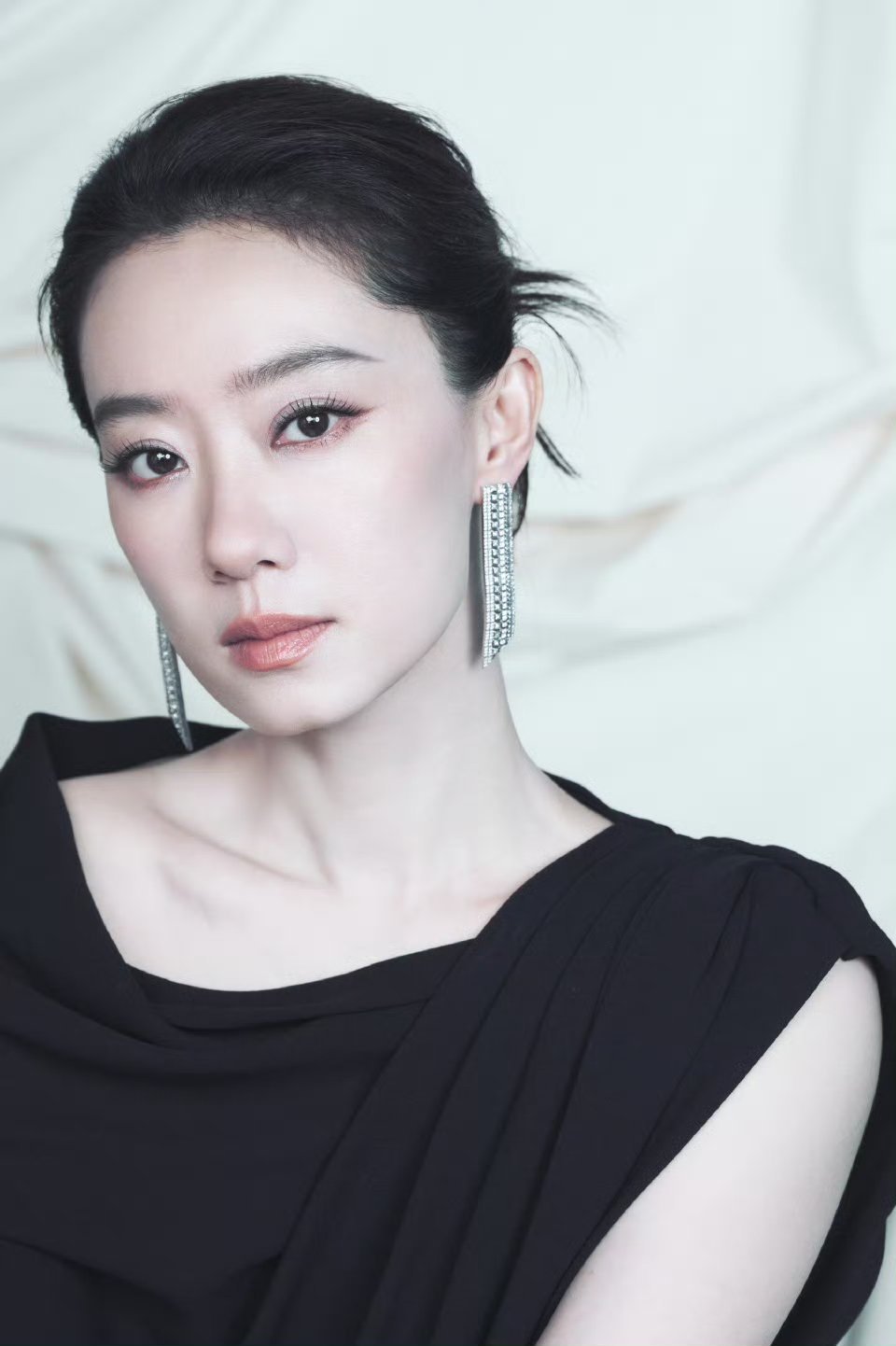 张小斐 没有讨好感的眼神和动作 从曾经的“被评选者”到如今的国际电影节评委，身份