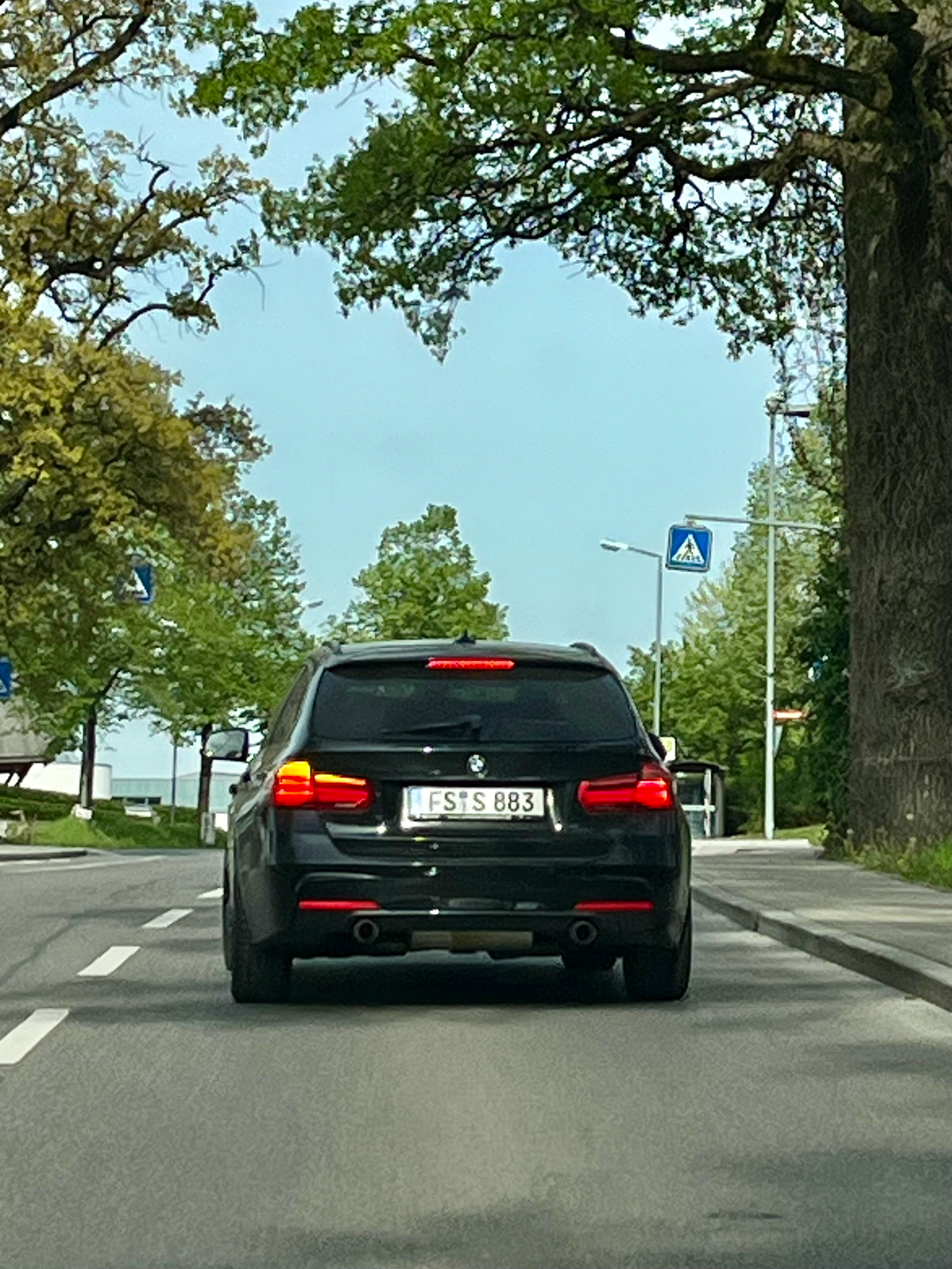 居然在路上遇到了同款黑色340i，不容易啊[色]#yz77聊车##f31 340