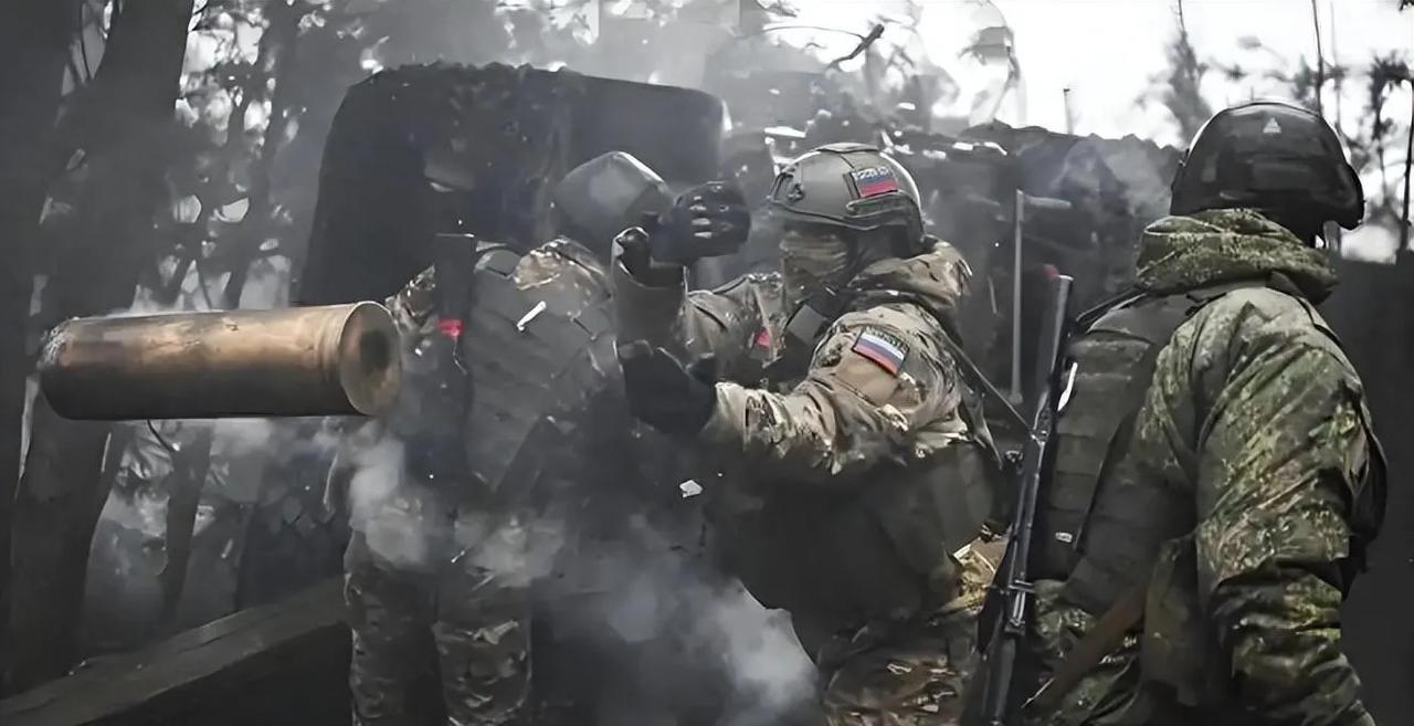 俄乌前线局势生变，俄军重压之下，乌方绝地反击拉开帷幕。

近期东欧平原上的战火再