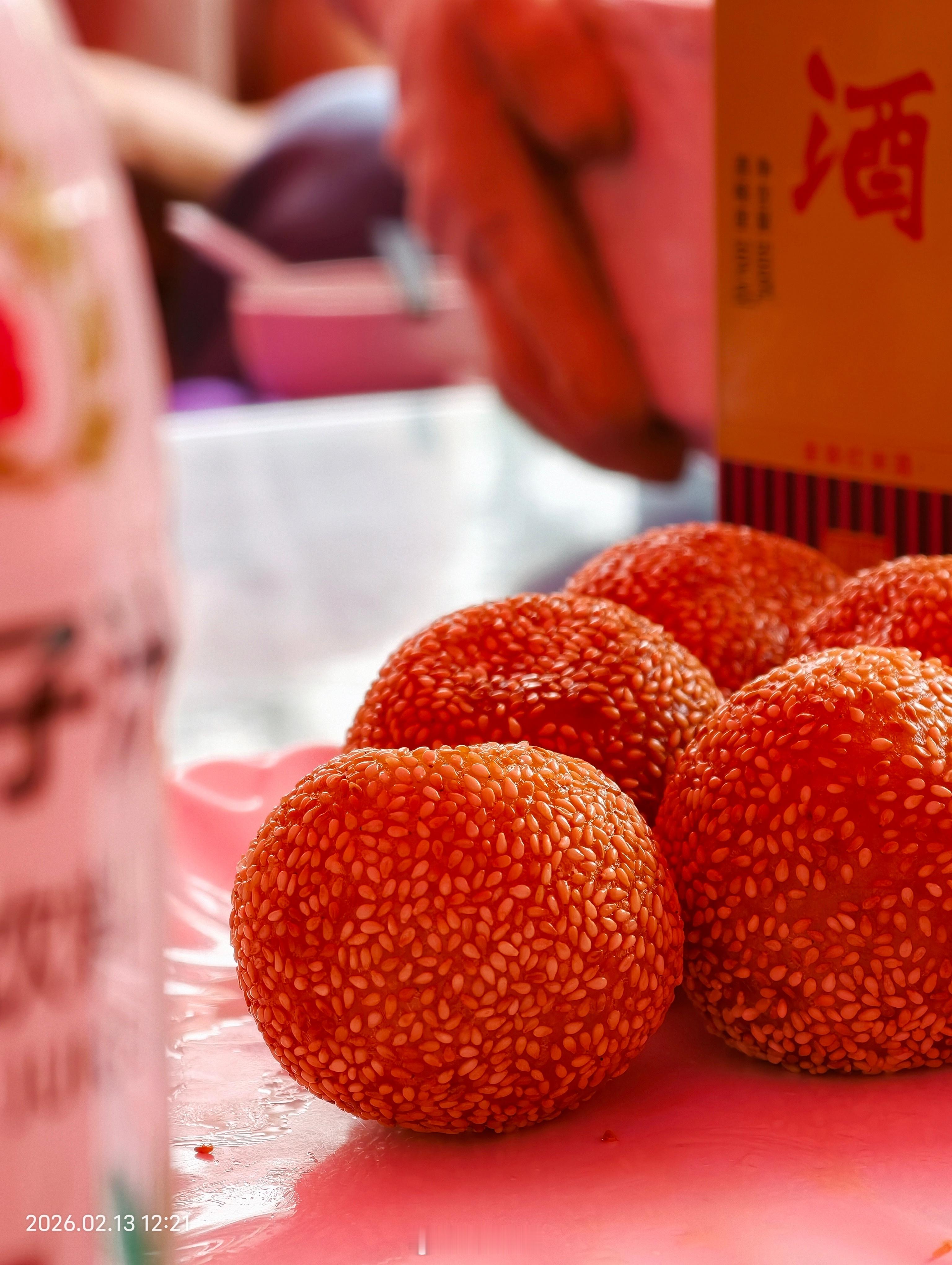 今天在老家赶上别人乔迁宴，给你们看看粤西普通农村的酒席 