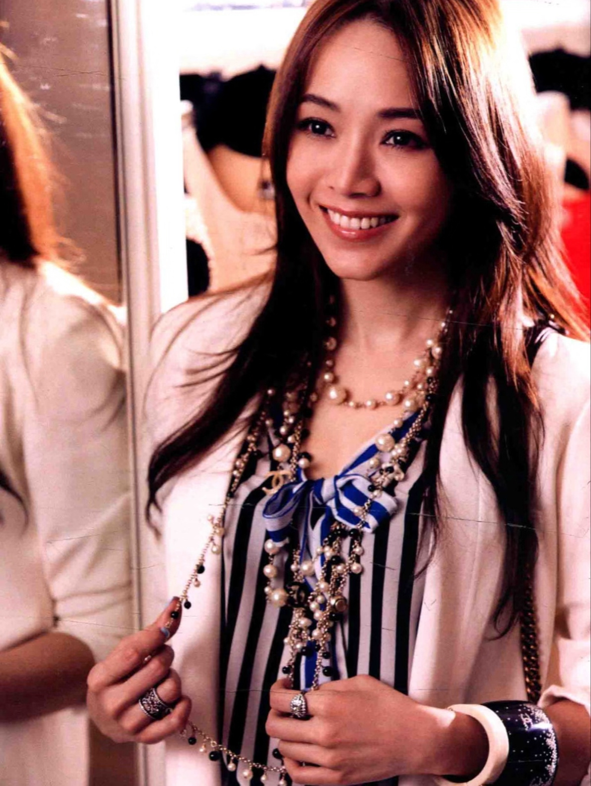 【侯佩岑】分手吧 我还是喜欢1978年12月20日出生在中国台湾台北市毕业于南加