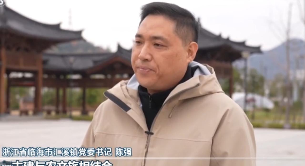 在浙江临海汇溪镇，古建里的精美木雕诉说着岁月故事，旧粮仓改造的现代空间则焕发新生