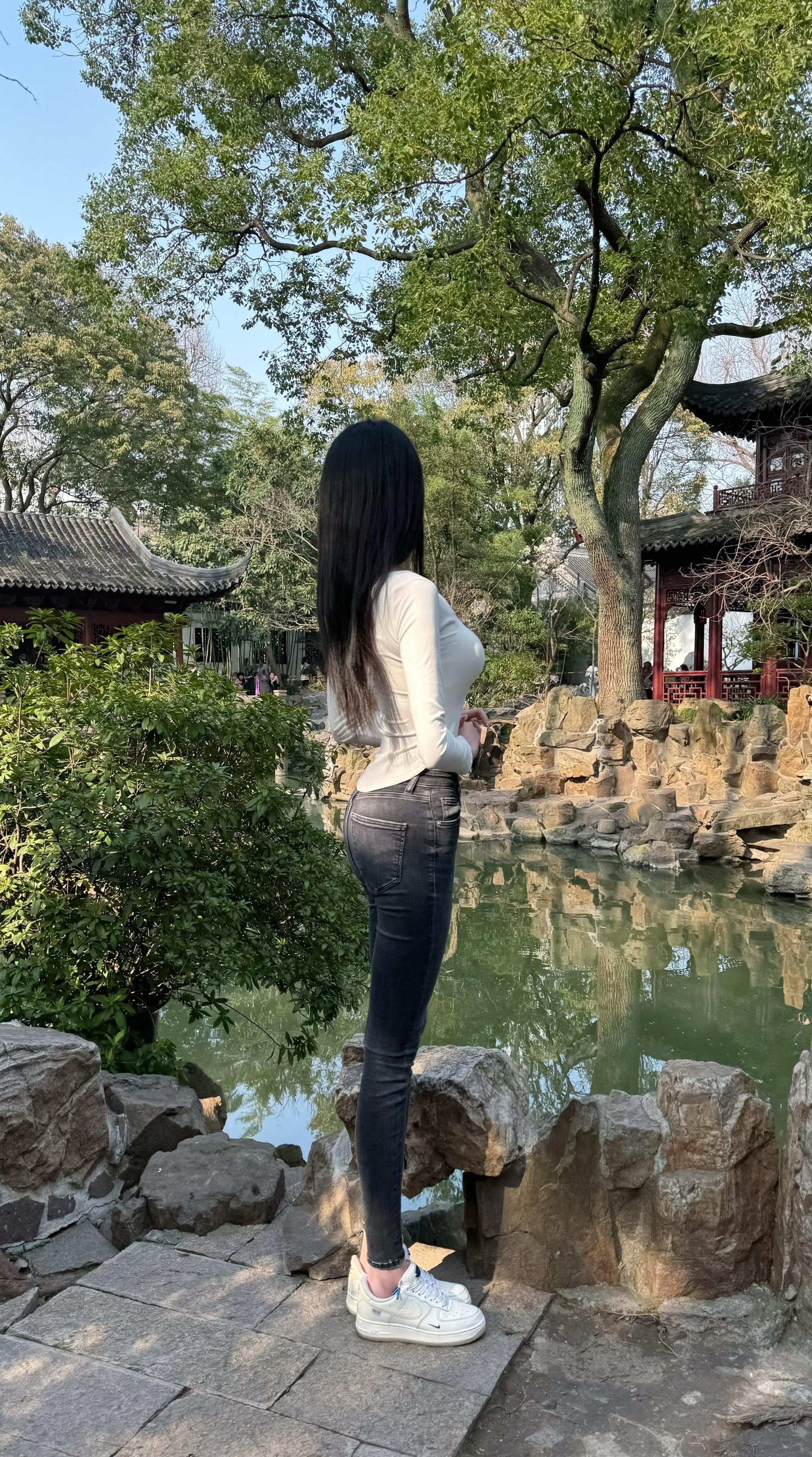 这首歌我听了八年。