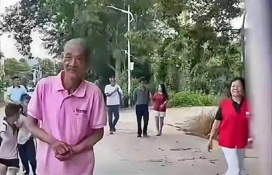 被搬水泥大叔的人生反转狠狠破防了，这份迟来的圆满真的太戳心了。谁能想到常年干着重