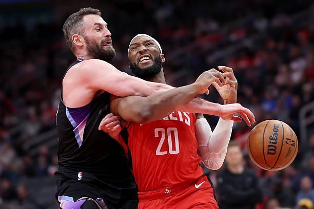 最近5场比赛，奥科吉只打了两场，加起来也就打了22分钟。奥科吉在赛季初段不仅是火