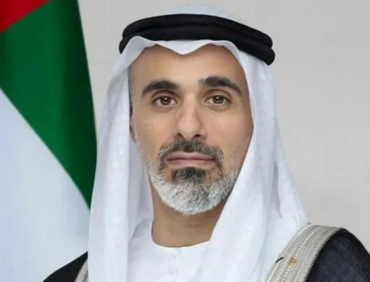 阿联酋做出了正确选择。
 
就在美伊停火协议墨迹未干，阿联酋空袭伊朗炼油厂的硝烟