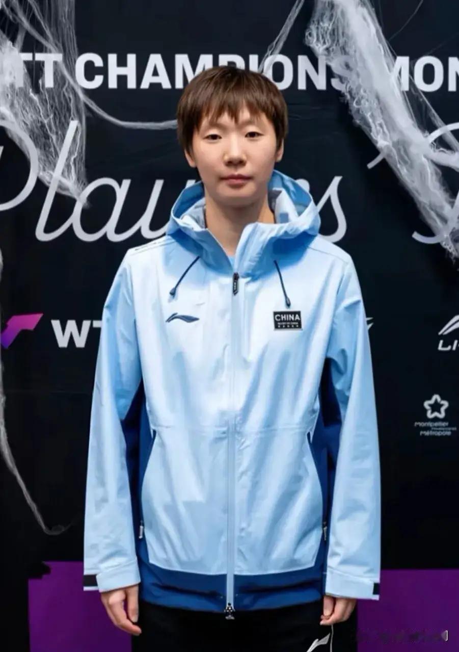好喜欢曼昱这张照片，真上镜
简简单单，自带气场妥妥地接地气女神啊

曼昱在赛场上