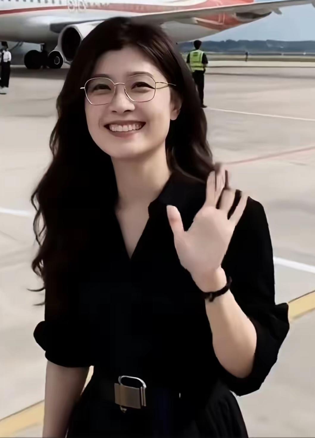 一个关注民生诉求，坚持九二共识，谋求两岸和平，希望4月到6月访陆。
      