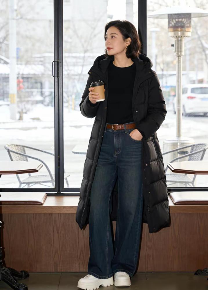 奉劝所有女性朋友，冬天买衣服，最不该省的钱就是羽绒服的钱。

最近看到不少姐妹为