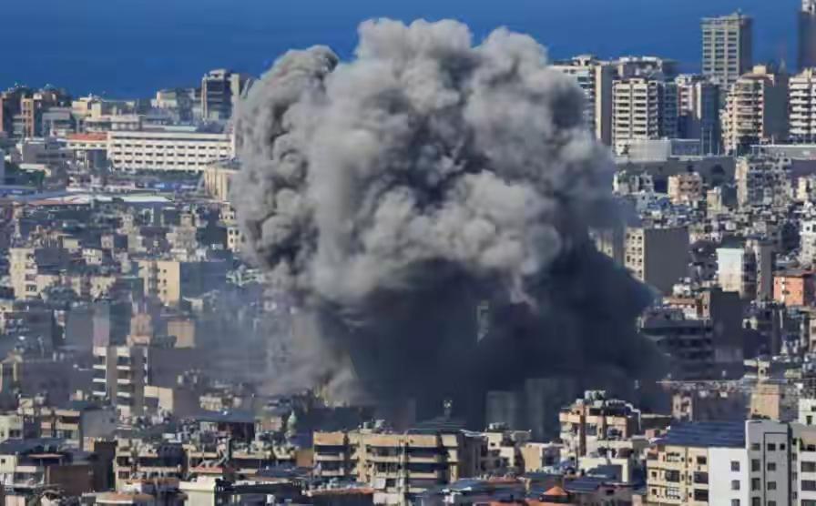 首先需要明确，你所引用的内容是自媒体综合加工的国际局势评论，核心信息源为美国前驻